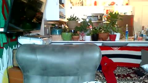 Snapshot of theoutfitter chatting on February 12, 2025, 5:26 am MISTERPOWERS online show from February 12, 2025, 5:26 am