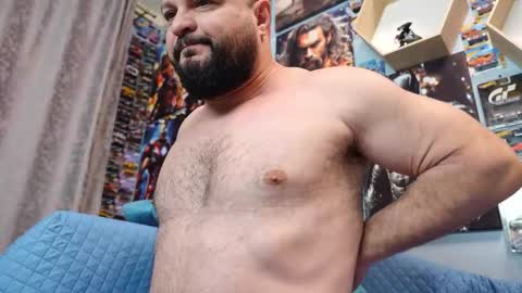 Snapshot of thephenomone chatting on December 3, 2025, 5:04 am Chris online show from December 3, 2025, 5:04 am