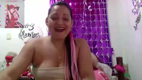 Snapshot of thequeenbella chatting on October 8, 2025, 11:02 pm bella saritta online show from October 8, 2025, 11:02 pm
