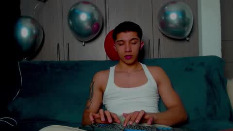 thesaint_xxx online show from October 4, 2025, 7:17 am