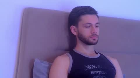 Snapshot of thewaiter2025 chatting on December 1, 2025, 7:35 am The Waiter online show from December 1, 2025, 7:35 am