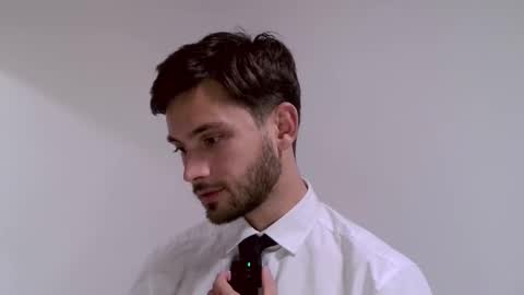 Snapshot of thewaiter2025 chatting on December 2, 2025, 6:58 pm The Waiter online show from December 2, 2025, 6:58 pm