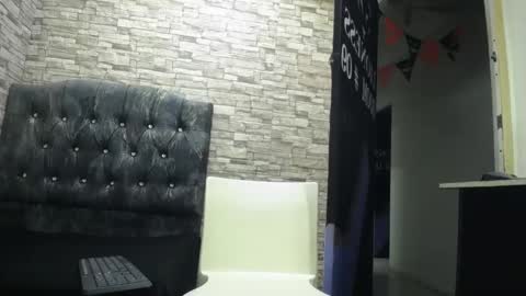 Snapshot of thiago_hairy chatting on October 19, 2025, 4:57 am thiago_hairy online show from October 19, 2025, 4:57 am