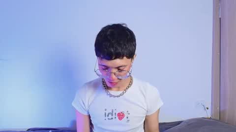 Snapshot of thiago_n_sam chatting on September 27, 2025, 11:43 pm thiago_n_sam online show from September 27, 2025, 11:43 pm