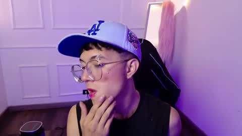 Snapshot of thiago_n_sam chatting on October 6, 2025, 7:50 am thiago_n_sam online show from October 6, 2025, 7:50 am