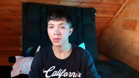 Snapshot of thiago_n_sam chatting on October 16, 2025, 5:47 pm thiago_n_sam online show from October 16, 2025, 5:47 pm