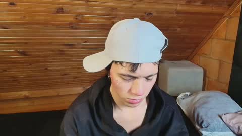 Snapshot of thiago_n_sam chatting on November 5, 2025, 2:44 am thiago_n_sam online show from November 5, 2025, 2:44 am