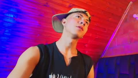 Snapshot of thiago_n_sam chatting on November 21, 2025, 9:35 pm thiago_n_sam online show from November 21, 2025, 9:35 pm