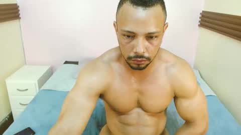 Snapshot of thiago_summers chatting on November 30, 2025, 1:59 pm Thiago Summers online show from November 30, 2025, 1:59 pm