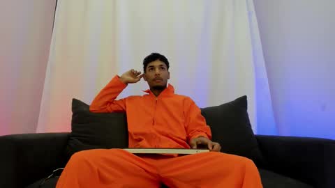 ThiagoFerreti online show from November 1, 2025, 7:38 pm