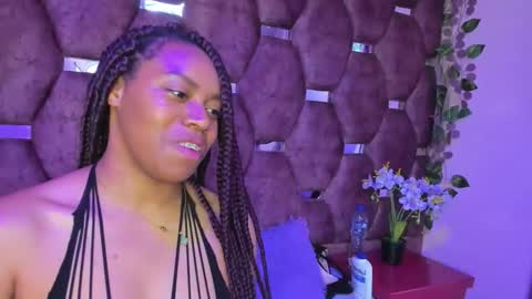 thiana_taylor online show from December 2, 2025, 8:26 pm