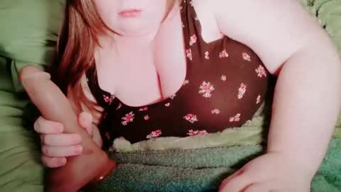 Snapshot of thiccjess420 chatting on October 21, 2025, 3:24 pm Jess online show from October 21, 2025, 3:24 pm
