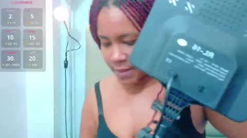 Snapshot of thickeebonyy chatting on October 19, 2025, 7:47 pm thickeebonyy online show from October 19, 2025, 7:47 pm