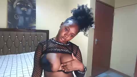 Snapshot of thickfantasy chatting on October 14, 2025, 4:46 am zara online show from October 14, 2025, 4:46 am