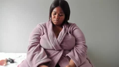 thickleeyanax online show from January 15, 2025, 1:09 pm