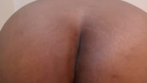 Snapshot of thicksexymellons chatting on February 22, 2025, 5:57 pm Pat online show from February 22, 2025, 5:57 pm