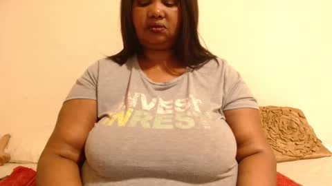 Snapshot of thicksexymellons chatting on October 10, 2025, 7:24 pm Pat online show from October 10, 2025, 7:24 pm