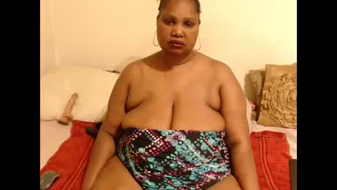 Snapshot of thicksexymellons chatting on November 12, 2025, 8:19 pm Pat online show from November 12, 2025, 8:19 pm