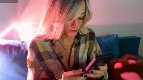 Snapshot of thief_of_hearts_ chatting on September 10, 2025, 9:53 am thief_of_hearts_ online show from September 10, 2025, 9:53 am