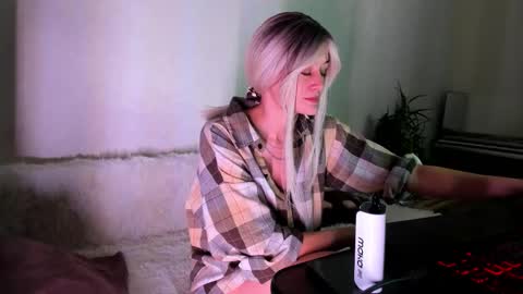 Snapshot of thief_of_hearts_ chatting on November 15, 2025, 12:19 am thief_of_hearts_ online show from November 15, 2025, 12:19 am