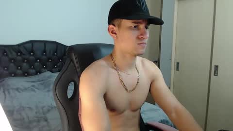 thin_tommy11 online show from January 31, 2025, 4:25 am