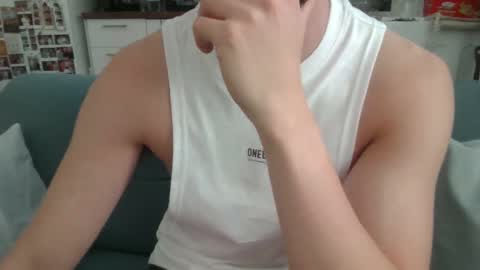 Snapshot of thinboy2 chatting on October 11, 2025, 12:58 pm Thinboy2 online show from October 11, 2025, 12:58 pm