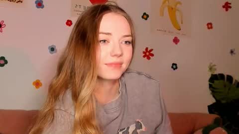 Snapshot of thisisamelia chatting on October 24, 2025, 6:15 pm Amelia  shows on mondays fridays and sundays  if anything changes im giving updates on my fansly  online show from October 24, 2025, 6:15 pm