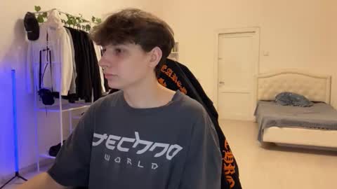 Thomas Hill online show from November 19, 2025, 8:09 pm