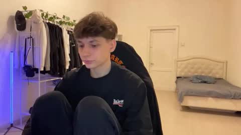 Thomas Hill online show from December 1, 2025, 9:09 pm