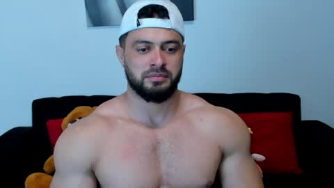 Snapshot of thomas_brandon chatting on January 19, 2025, 4:33 am Thomas Brandon online show from January 19, 2025, 4:33 am