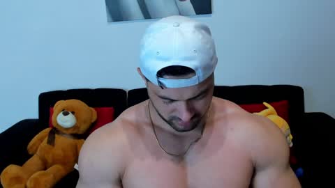 Snapshot of thomas_brandon chatting on February 3, 2025, 2:14 am Thomas Brandon online show from February 3, 2025, 2:14 am