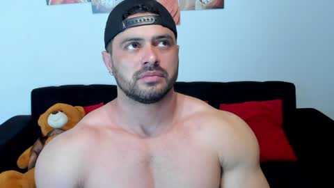 Snapshot of thomas_brandon chatting on February 9, 2025, 4:14 am Thomas Brandon online show from February 9, 2025, 4:14 am