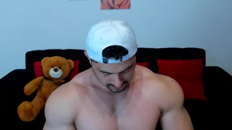 Snapshot of thomas_brandon chatting on March 1, 2025, 5:09 am Thomas Brandon online show from March 1, 2025, 5:09 am