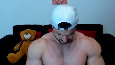 Snapshot of thomas_brandon chatting on March 3, 2025, 5:31 am Thomas Brandon online show from March 3, 2025, 5:31 am