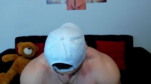 Snapshot of thomas_brandon chatting on March 4, 2025, 4:17 am Thomas Brandon online show from March 4, 2025, 4:17 am