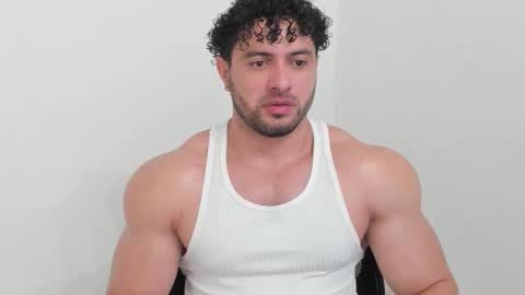 Snapshot of thomas_brandon chatting on October 22, 2025, 4:57 am Thomas Brandon online show from October 22, 2025, 4:57 am