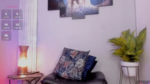 Snapshot of thomas_eliotts chatting on December 20, 2024, 1:36 am Thomas Eliott independent model online show from December 20, 2024, 1:36 am