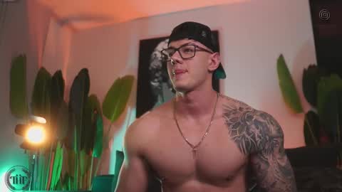 Thomas Falcon online show from November 23, 2025, 12:43 am