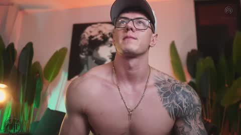 Thomas Falcon online show from November 29, 2025, 12:46 am