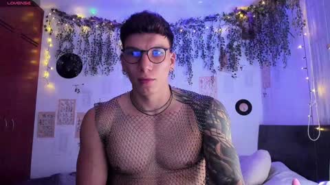 Snapshot of thomas_fuckboy chatting on January 27, 2025, 8:51 am Thomas Grey online show from January 27, 2025, 8:51 am