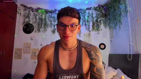 Snapshot of thomas_fuckboy chatting on January 30, 2025, 11:02 pm Thomas Grey online show from January 30, 2025, 11:02 pm