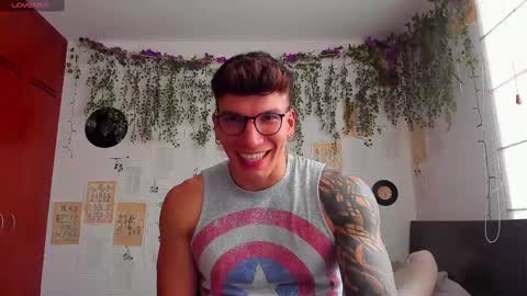 Snapshot of thomas_fuckboy chatting on February 10, 2025, 8:42 pm Thomas Grey online show from February 10, 2025, 8:42 pm