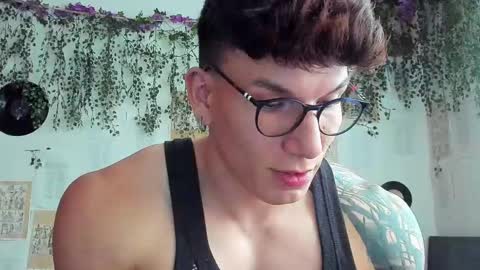Snapshot of thomas_fuckboy chatting on February 13, 2025, 10:33 pm Thomas Grey online show from February 13, 2025, 10:33 pm