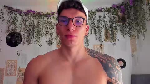 Snapshot of thomas_fuckboy chatting on March 12, 2025, 10:26 am Thomas Grey online show from March 12, 2025, 10:26 am