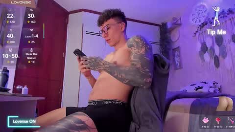 Snapshot of thomas_fuckboy chatting on September 12, 2025, 10:59 am Thomas Grey online show from September 12, 2025, 10:59 am