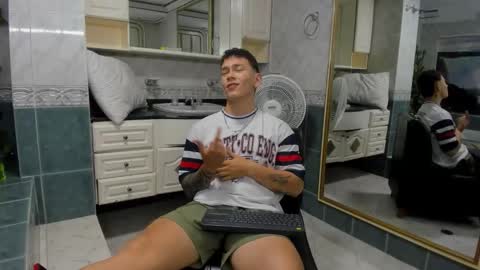 Snapshot of thomas_moon_ chatting on September 9, 2025, 11:54 am Thomas online show from September 9, 2025, 11:54 am