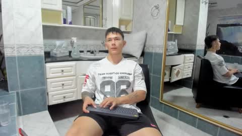 Snapshot of thomas_moon_ chatting on September 23, 2025, 11:35 am Thomas online show from September 23, 2025, 11:35 am