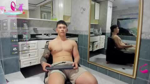 Snapshot of thomas_moon_ chatting on September 26, 2025, 12:20 pm Thomas online show from September 26, 2025, 12:20 pm