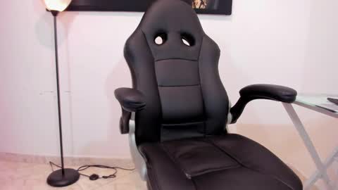 Snapshot of thomas_shelbys chatting on January 7, 2025, 3:24 am Thomas online show from January 7, 2025, 3:24 am