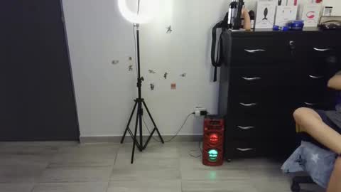 Snapshot of thomascooper_cams chatting on February 19, 2025, 5:27 am VALERIA online show from February 19, 2025, 5:27 am